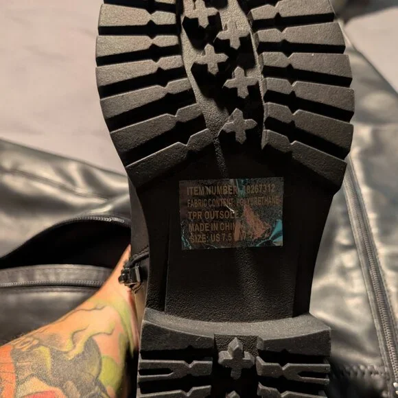 Stylish Black Over the Knee Boots - Picture 2 of 7